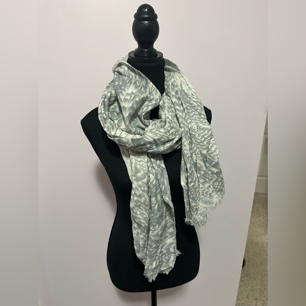 Light weight scarf